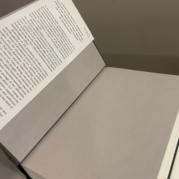 Obama First Edition Memoir Set Hardcover A Promised Land & Becoming - Picture 11 of 15